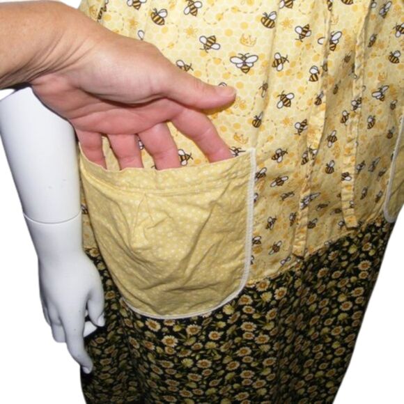 Handmade House Dress, L, Bees & floral print, Pockets, Straps, Drop sleeve - Picture 4 of 10